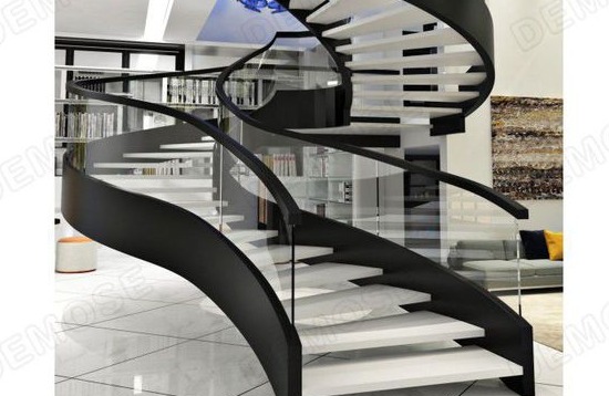 樓梯玻璃護欄如何安裝？護欄多少錢一米？