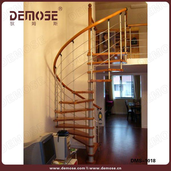 簡單鋼木旋轉樓梯