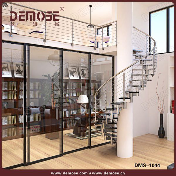 豪華復式樓旋轉樓梯