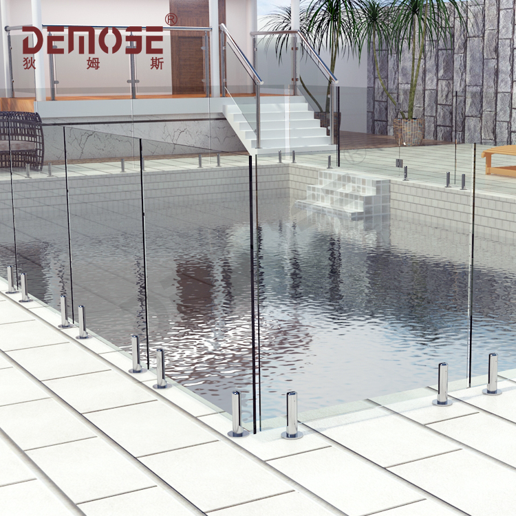 簡約的泳池欄桿介紹——夏天，游泳吧！