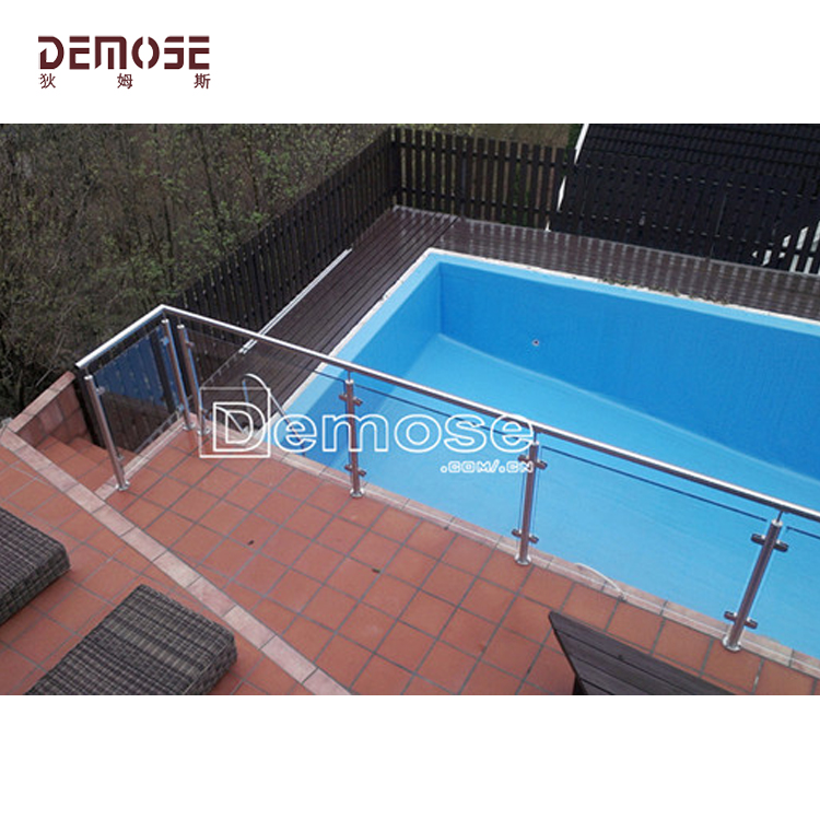 如何選擇適合的泳池護欄材質：全面指南