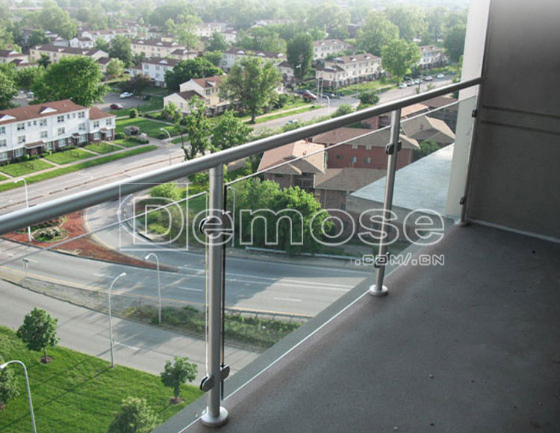 不銹鋼玻璃欄桿的價格因素分析