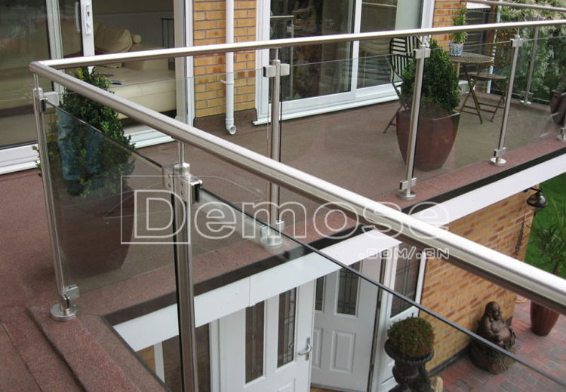 陽臺玻璃護欄設(shè)計圖片 陽臺玻璃護欄設(shè)計圖片