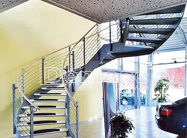 旋轉(zhuǎn)樓梯 旋轉(zhuǎn)樓梯