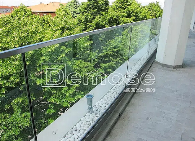 玻璃欄桿的安裝要點(diǎn)及注意事項(xiàng)