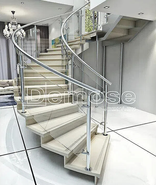 玻璃欄桿在樓梯中的應用優勢