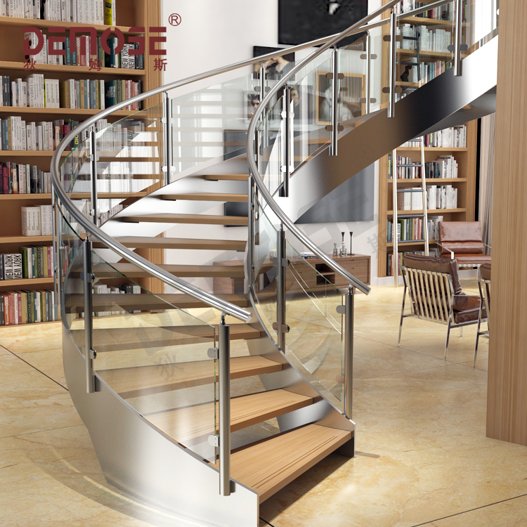 樓梯是時(shí)光的刻度，護(hù)欄是無聲的守護(hù)