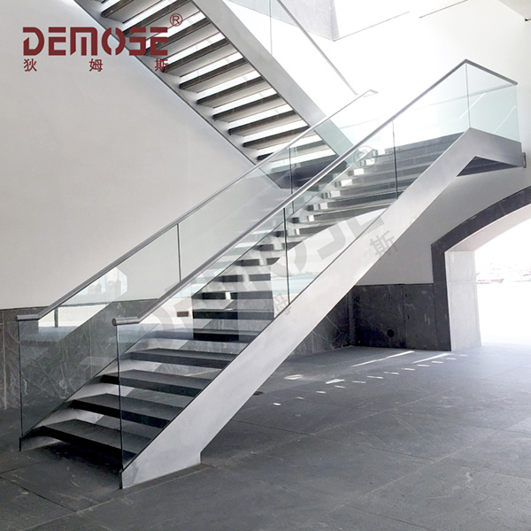 樓梯扶手高度規范要求?樓梯扶手高度標準尺寸