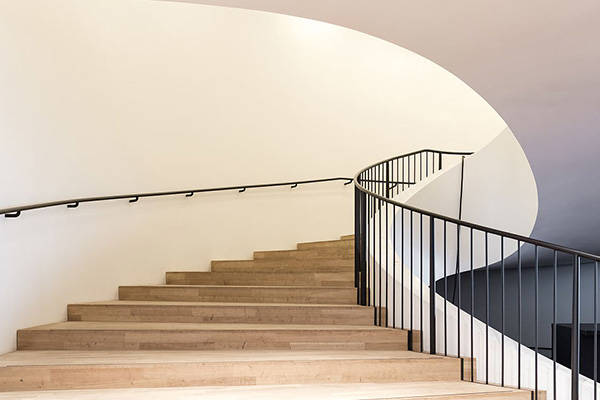 樓梯扶手選擇終極指南：美觀安全兩不誤